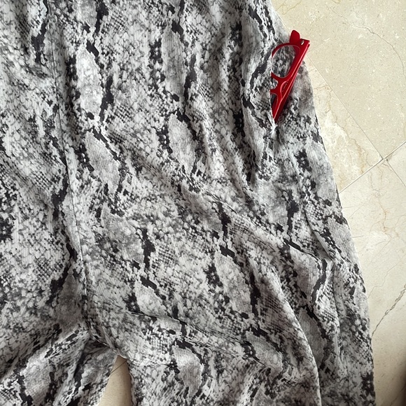 STORIA SNAKE PRINT HALTER JUMPSUIT SIZE S - Picture 5 of 11